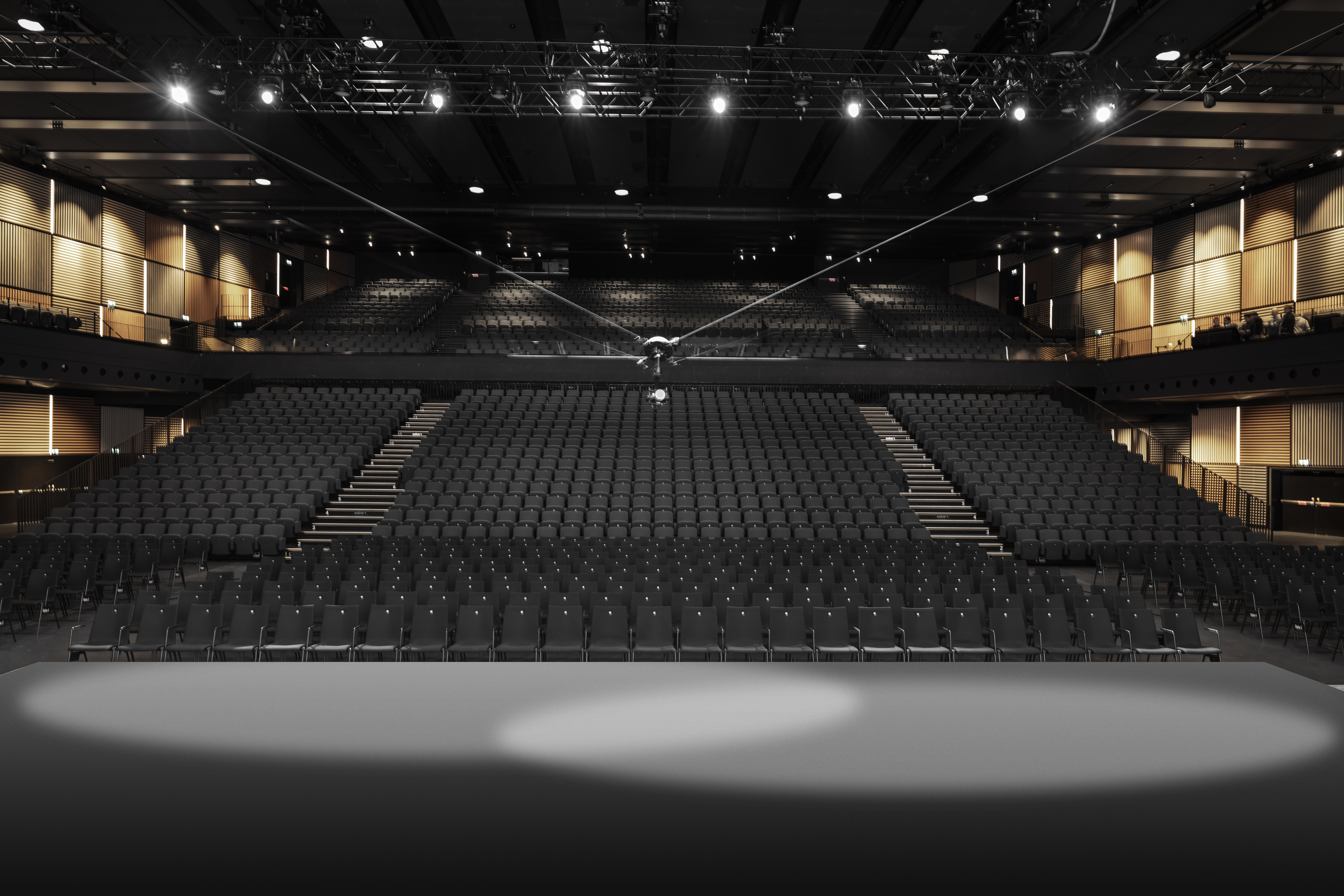 Hall Theaterbestuhlung XS Setup MG 8893 RGB